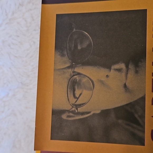 Garth Nix The Keys to the Kingdom Book 4. Sir Thursday Home Accent Cofffe table - Picture 13 of 15